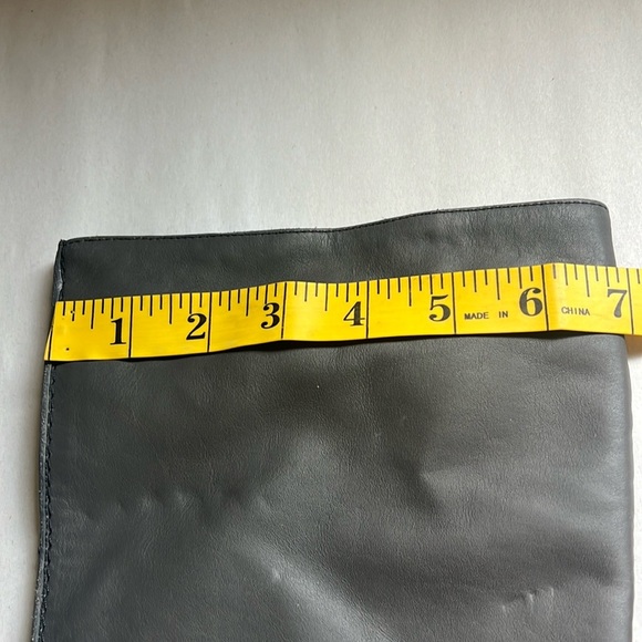 You by Crocs New 6.5 Gray Leather Made in Italy Kitten Heel Knee High Boots - Picture 15 of 15